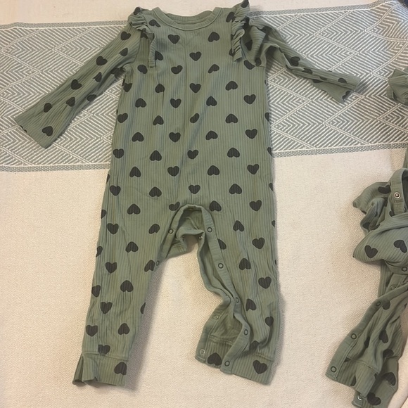 Cat and Jack bundle of dress+2 rompers - Picture 4 of 5